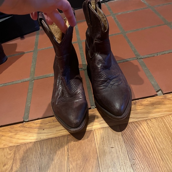 Women’s size 7.5 Frye boots - Picture 2 of 11